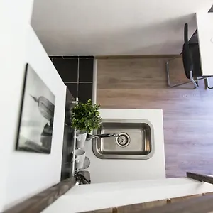  Apartment Central Budget Lofts